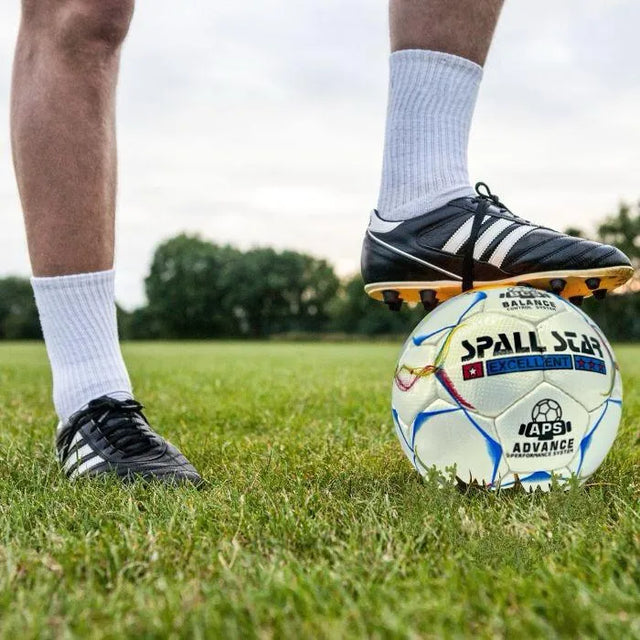 Football Soccer Ball For Matches World Cup Best Indoor/Outdoor Water Proof Ball For Professional Training And Match Men And Women Youth And Adult | Ideal for All Surfaces, Kids & Adults